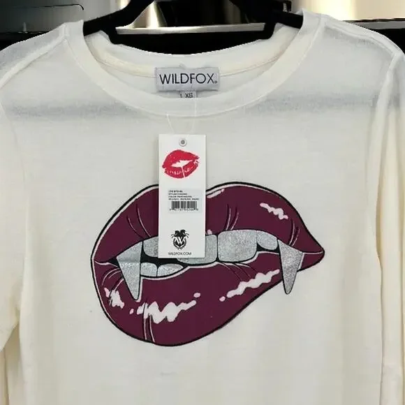 NWT Wildfox Couture Love Bites Sweatshirt in Vanilla S MSRP $95 - Picture 2 of 6